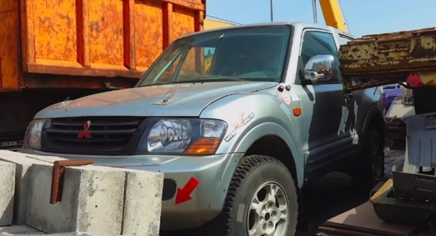 В Московской области нашли кладбище автомобилей для автоспорта на миллионы рублей