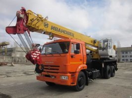 Вот как выглядит самый большой автомобильный кран в мире 