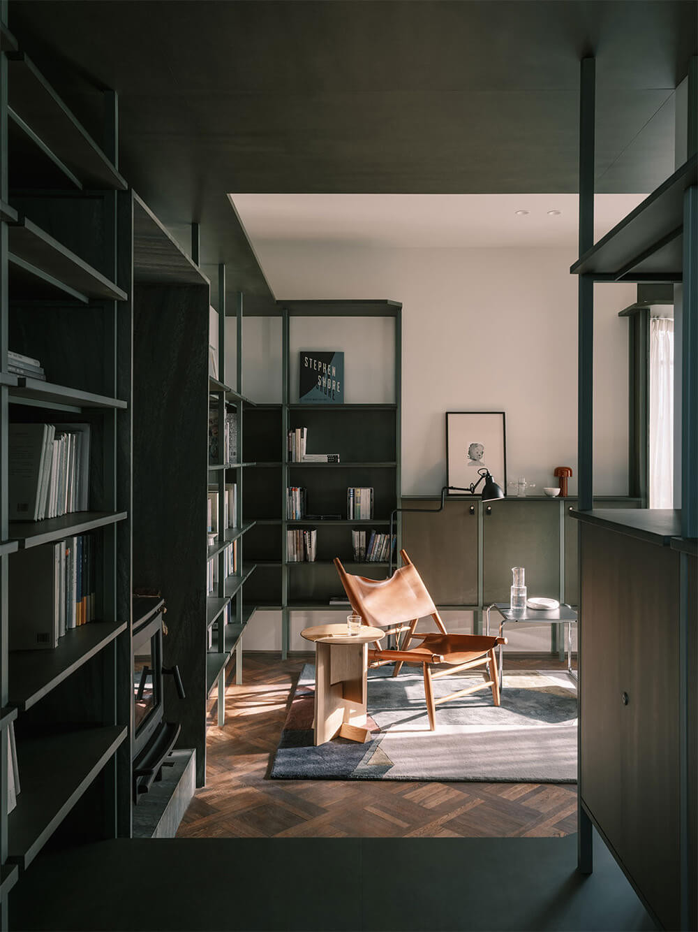 Дизайнеры превратили квартиру в один большой шкаф. Как это выглядит идеи для дома,Интерьер и дизайн