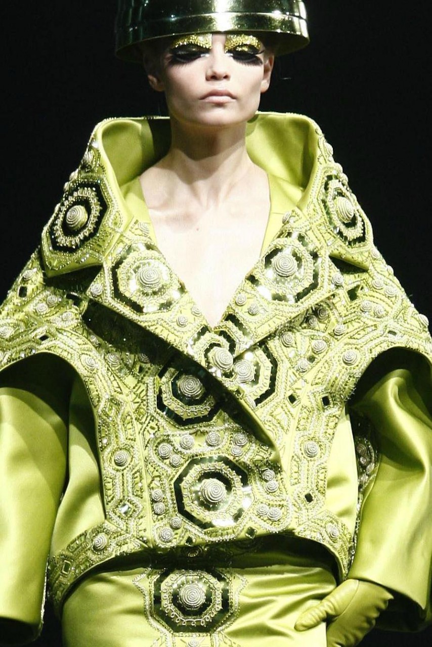 Шедевром мод. Платья вышитые люневильской вышивкой эли саб, зухейр мурад. Шедевры моды платья. Эли сааб платья 2016-2017. Шедевры моды платья.