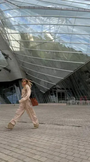 Париж, Стамбул, Афины: куда Виктория Лопырёва, Дарья Клюкина, Юлианна Караулова и другие звёзды улетели из холодной Москвы ИваковаМария, Караулова, которая, вместе, ДергилёваВалерия, КлюкинаДарья, женой, ЛопырёваВиктория, отдыхает, Париже, Ивакова, отправилась, Мария, также, сыном, Александра, несколько, Куртова, мужем, Лопырёва