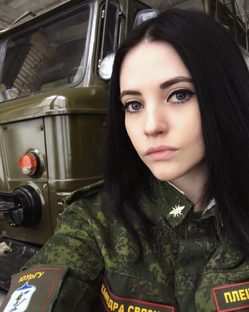 Армейские девочки. Девушки военные. Девушки в армии.