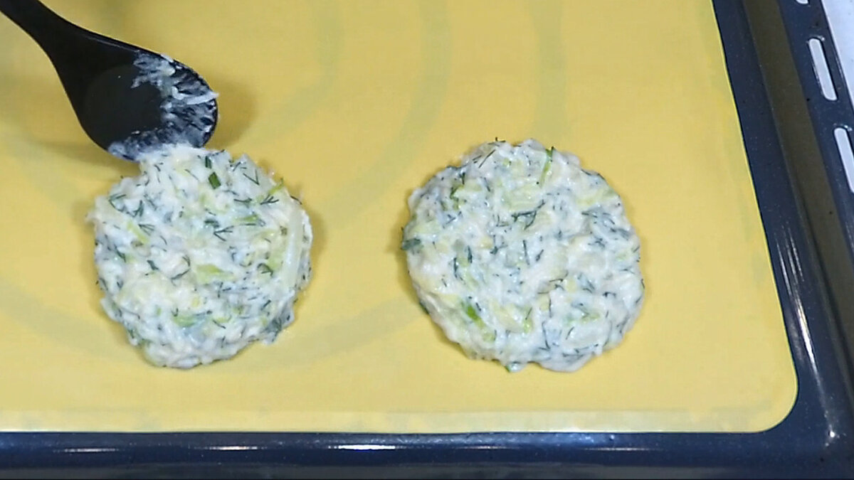 Капустные оладьи готовлю без жарки, без масла и без резкого запаха. Способ с горячим молоком Капустные оладьи готовлю без жарки, без масла и без резкого запаха. Способ с горячим молоком нужно, оладьи, просто, очень, переложить, противень, перец, капусту, приготовления, этого, любой, укроп, добавить, минуты, потребуется, будут, выкладывать, держать, должно, больше