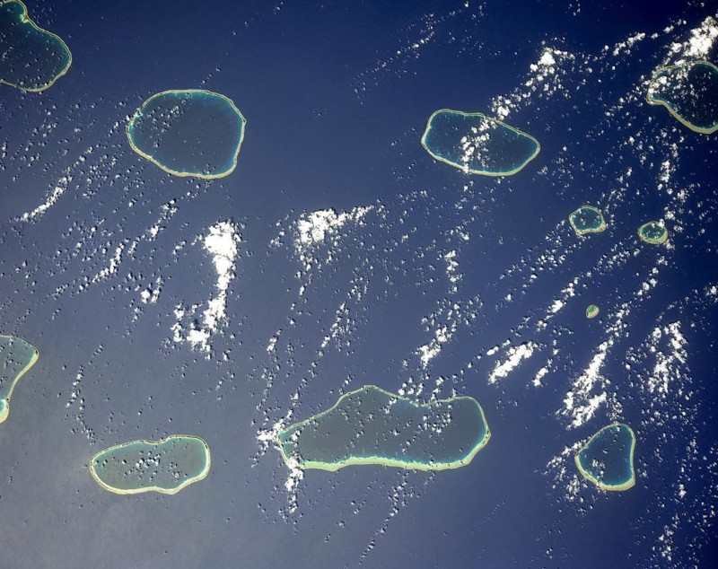 Архипелаг Туамоту - веселое скопление разной формы островов, относящееся к Французской Полинезии. Их там таких больше сотни Instagram, земля, космонавты