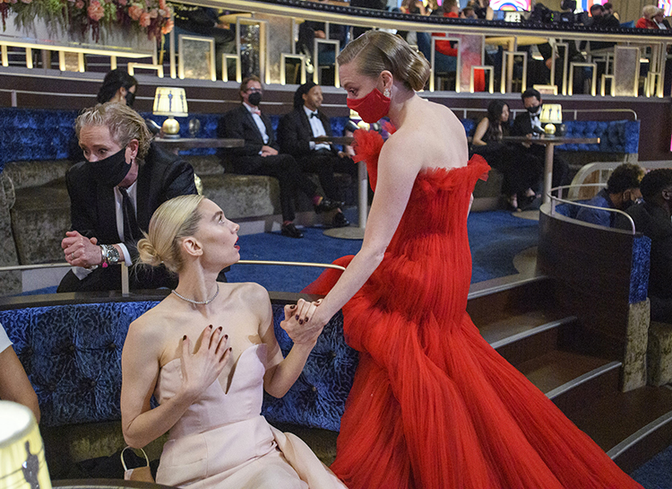 Радость и слезы: что происходило за кулисами премии "Оскар" Звезды,Красная дорожка