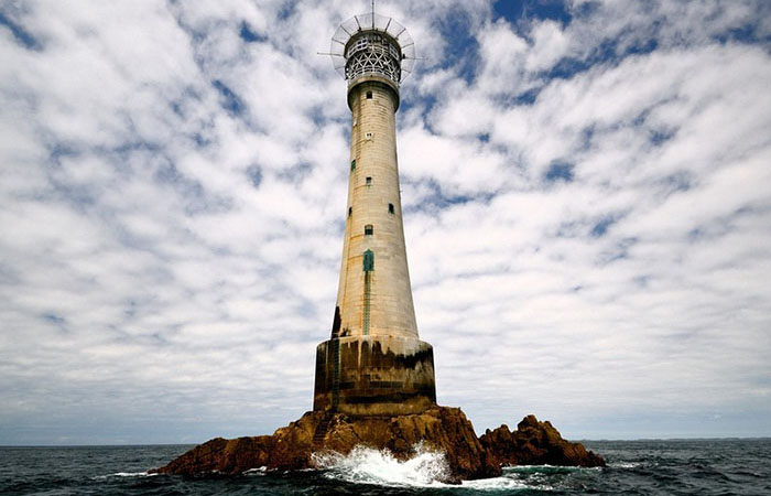 Как люди обживали самый маленький в мире остров интересное,маяк,остров, Англия, строительство