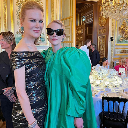 В телеграме обсуждают фото Земфиры и Беллы Хадид: "Где-то заплакали все те, кого Земфира послала за просьбу сфотографироваться" В телеграме обсуждают фото Земфиры и Беллы Хадид: "Где-то заплакали все те, кого Земфира послала за просьбу сфотографироваться" Новости