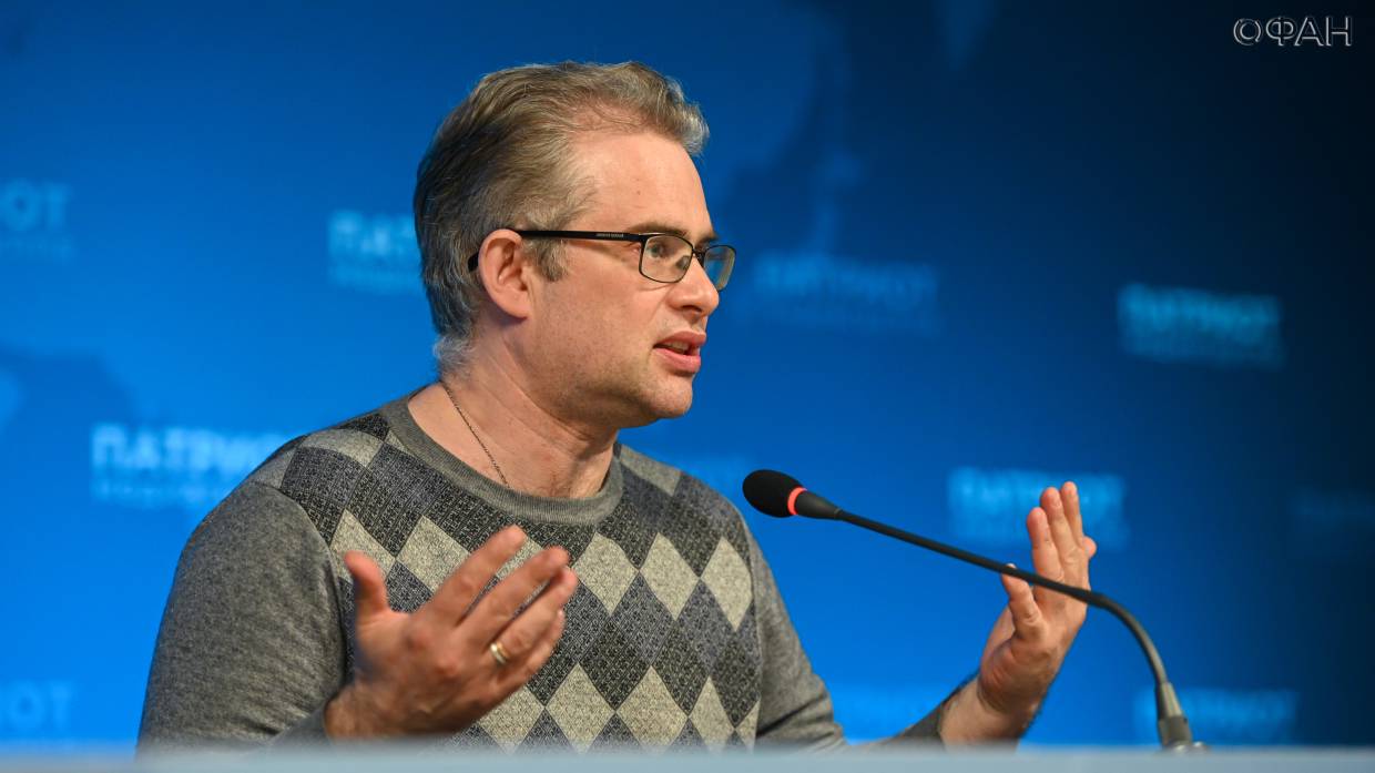 Эксперт Черниговский назвал повышение цен на водку и коньяк «тушением пожара бензином» Экономика