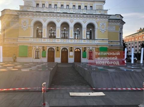 «Бетонные яичницы» на  Театральной площади в Нижнем оказались декорациями для киносъемок