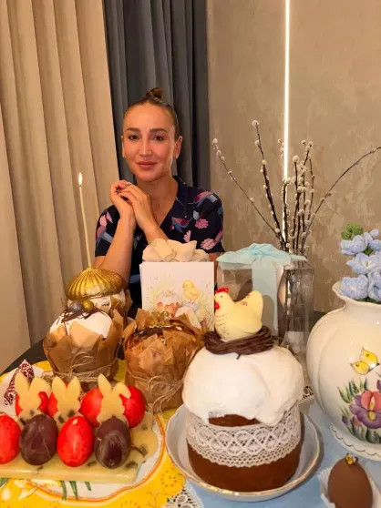 Корзины с цветами и фото из храма: как Виктория и Олег Шеляговы, Яна Рудковская, Татьяна Навка и другие звёзды отметили Пасху Татьяна, Песков, БондарчукФото, Моряк, Регина, дочерью, Жуков, Навка, ДолецкаяЛиза, детьмиРегина, Светланы, krispotupchik, manasirdiana, ЧиповскойФото, дочерьюЗараФото, КовальчукАлекса, сыномФото, Алёны, ЛоракСергей, семьёйЛиза