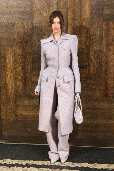 Наоми Уоттс, Елена Перминова, Элизабет Олсен и Диана Крюгер на модных показах в Париже марта, Уоттс, Крюгер, Диана, Олсен, Элизабет, Палвин, Барбара, показе, Елена, Перминова, Наоми, Неделя, посетили, мероприятий, 40летняя, надела, голое, синий, брючный