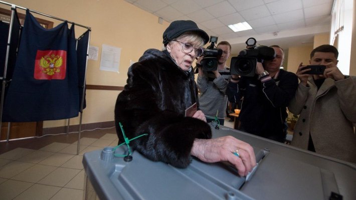 «Выборы вернули меня в сказочный период жизни»: как голосовали российские знаменитости и спортсмены