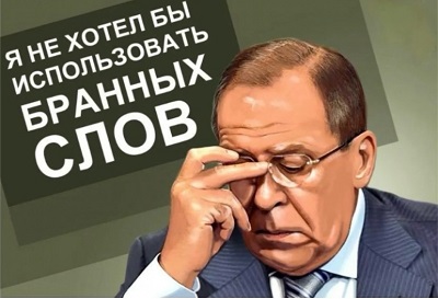 Моя бабушка очень любит пересматривать мои детские фото, при этом тихо шепча себе под нос: 