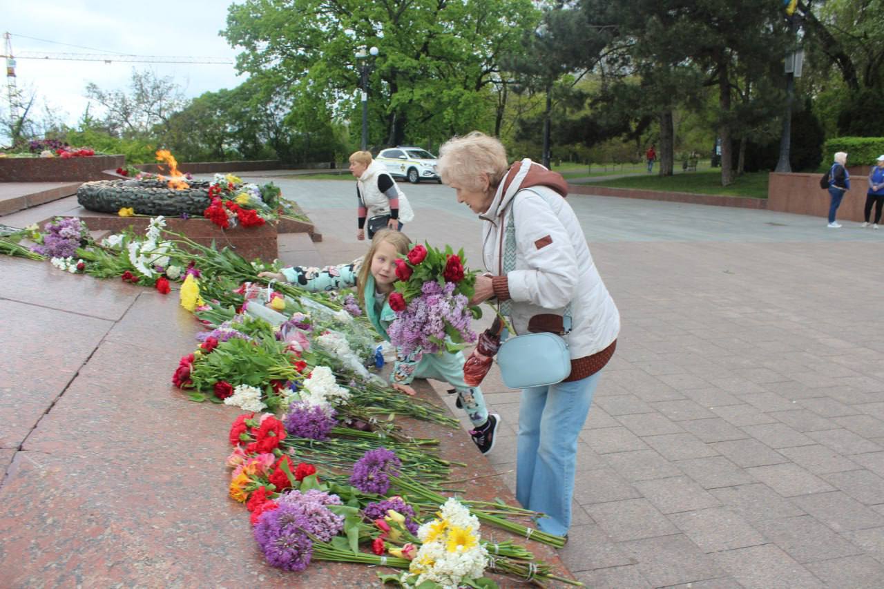 …после задержания в Киеве старушки в пилотке с красной звездой, которая пришла с цветами...