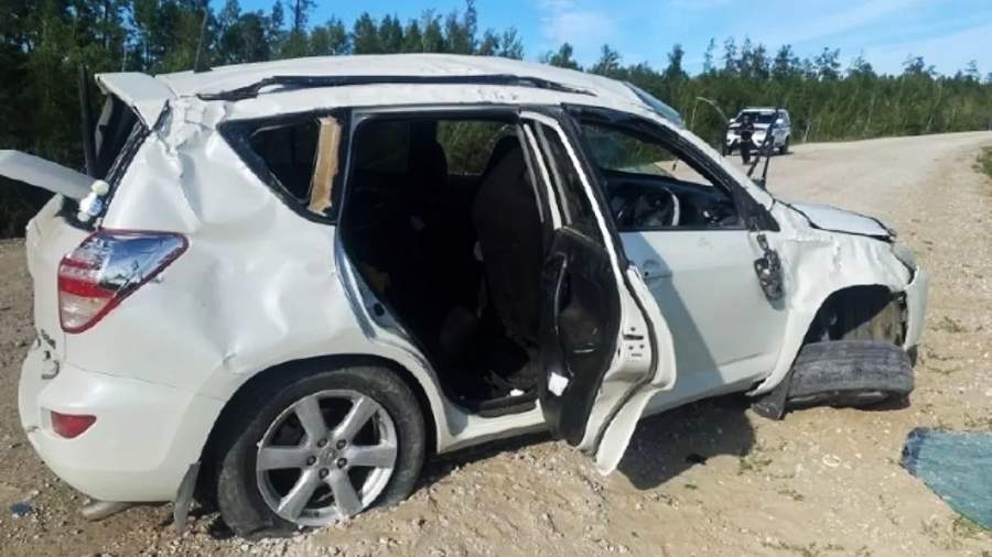 Один человек погиб и четверо пострадали при опрокидывании машины в Якутии