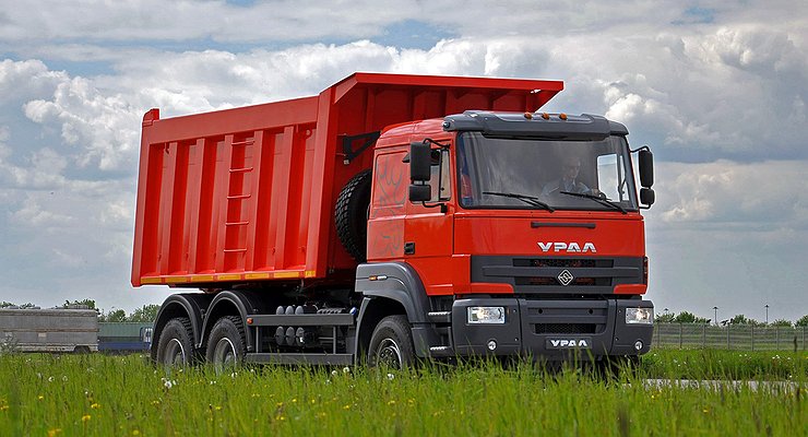 Почему российские перевозчики бросились скупать грузовики «Урал»