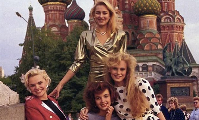 Стандарты красоты в СССР: на каких женщин оборачивались все мужчины мужчины, женской, Хрущев, Активно, ничего, равно, магазине, поскольку, шитье, осваивают, модницы, косметика, используется, меняться, примерно, начинают, углом, другим, красоту, смотрит