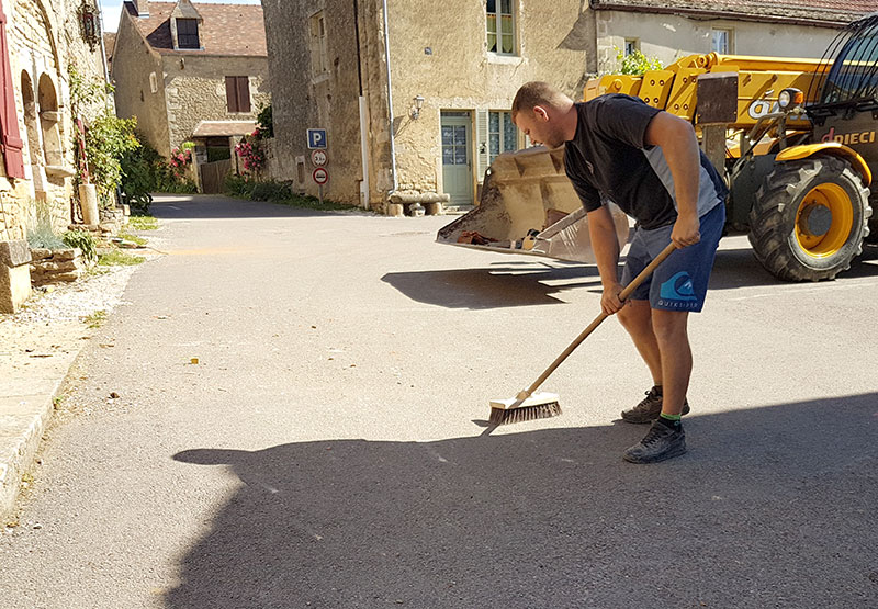 Бургундия. Шатонёф. Крошечная деревня с огромным старинным замком! Бургундия. Шатонёф. Крошечная деревня с огромным старинным замком! автотуризм