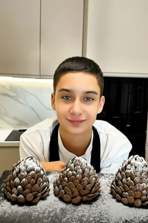 В 7 лет приготовил маффины, а сейчас — популярный фудблогер: что известно о 15-летнем Егоре из Улан-Удэ соцсетях, мальчик, Егора, когда, готовить, мальчика, тысяч, родителей, всего, учился, может, благодаря, России, успевает, чтобы, блюда, оказаться, популярным, перед, самостоятельно
