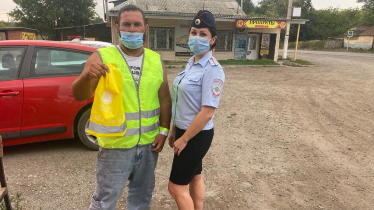 Ушел в новую жизнь: ФАН рассказывает о блогере, идущем пешком из Москвы в Крым Общество