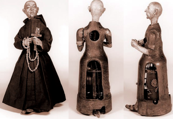 Так выглядят внутренние механизмы испанского робота-монаха. /Фото: historytime.ru
