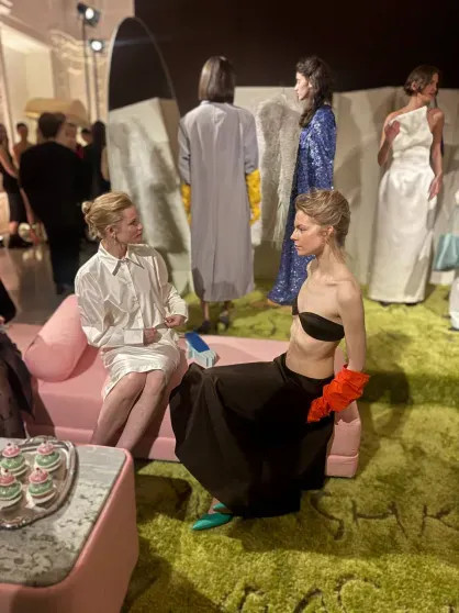 Ольга Слуцкер, Аврора Киба, Евгения Медведева, Карина Нигай посетили презентацию Valentin Yudashkin Галина, Юдашкина, Медведева, Нигай, Ольга, Евгения, Джоли, Оганичева, ЮдашкиныПолина, МедведеваМарина, Накануне, Гайнутдинов, ГребёнкинаИльдар, КибаЕвгения, КибаАврора, СлуцкерАврора, МаринаГалина, Валентина, Анастасия, ЭлиенКарина