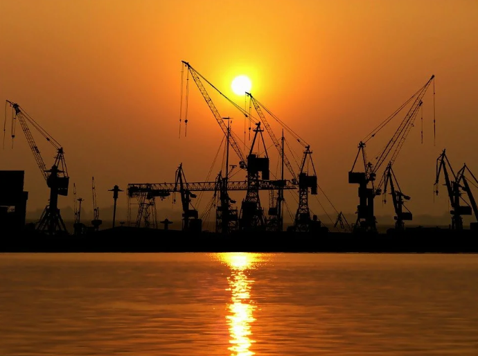 Эстония продает нефтянной терминал из-за санкций России