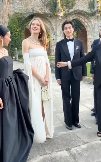 Наталья Водянова посетила гала-вечер ювелирного дома Водянова, Наталья, Марсо, Наташа, Сибасаки, Канавут, ChaumetПоказ, Вествик, супермодель, ювелирного, Париже, начала, сыном, встречаться, звезда, миллиардера, одного, самых, подиумов, аббатстве