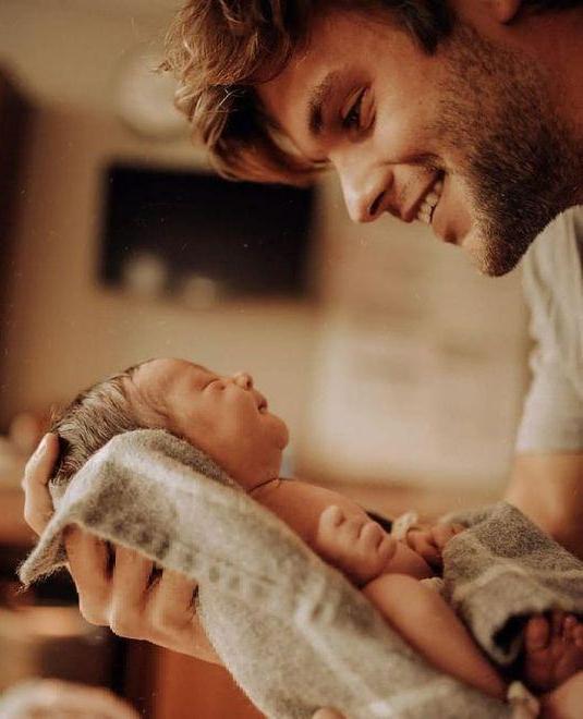 «Нашла у мужа в телефоне фото, на которых свекровь кормит грудью нашего сына» свекровь, написала, делать, мужем, могла, больше, моего, фотографии, ситуации, которая, месяцев, назад, насколько, нашего, никогда, Обязательно, ребенком, кормить, телефоне, грудью» —