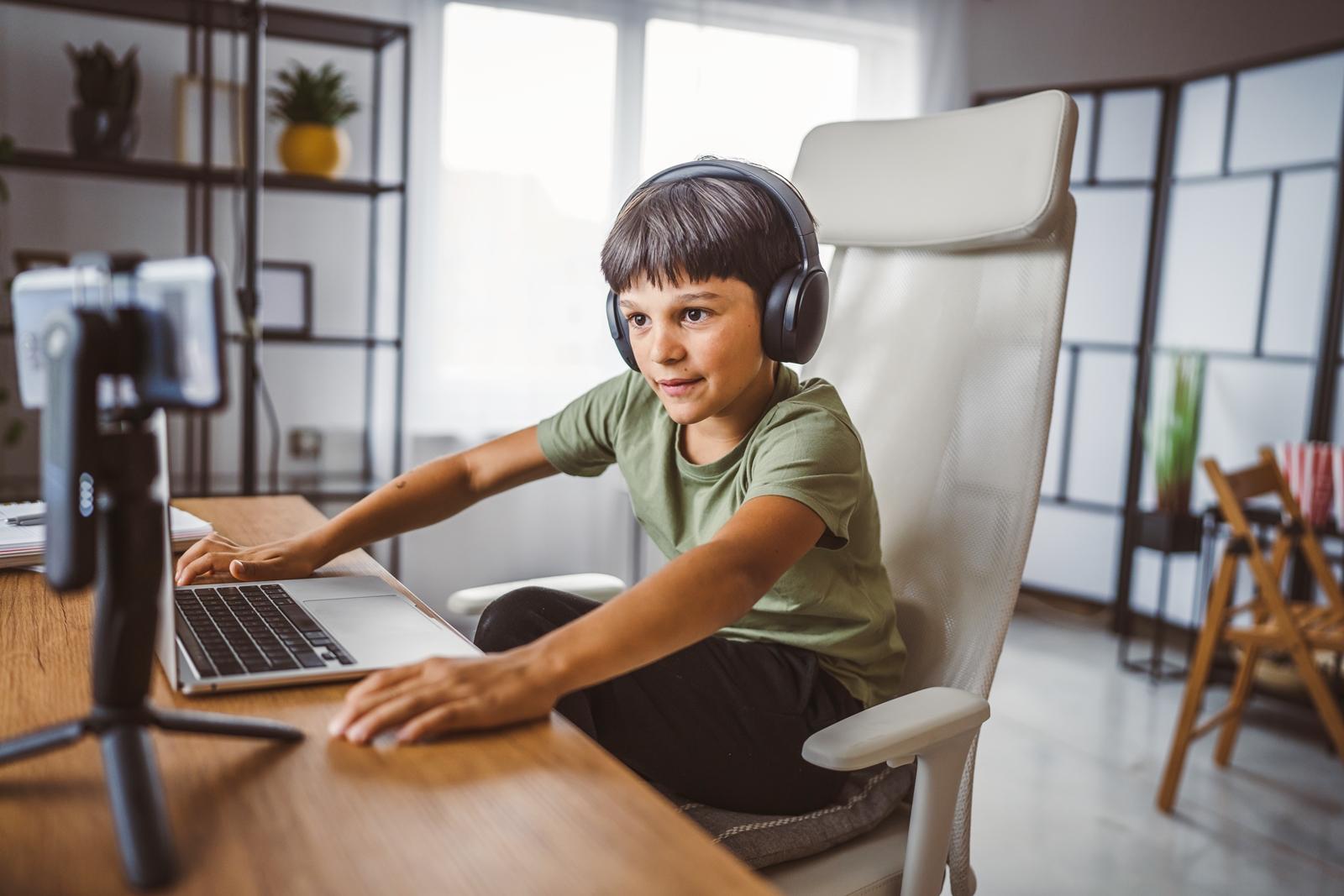 Чек-лист для родителей: как понять, что ИИ уже навредил вашему ребенку ребенок, маркер —, нейросети, всегда, ребенка, может, будут, маркеров, именно, просто, использовал, гаджетов, использование, границы, живому, влияние, часто, становится, более, когда