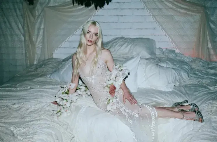 Аня Тейлор-Джой показала, как отметила 30-летие рождения, ТейлорДжойДень, ТейлорДжой, актриса, Малкольма, королевы, Макрея, Венеции, Гарнер, Джулия, Делевинь, числе, гостей, около, собралось, Актриса, свадьбу, Теллер, роскошную, группы