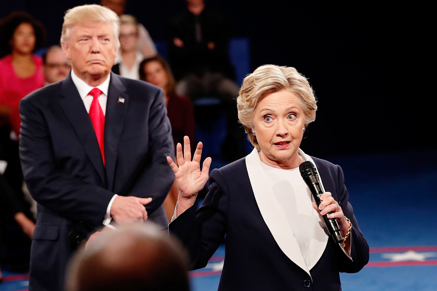 Трамп и Клинтон на дебатах.png