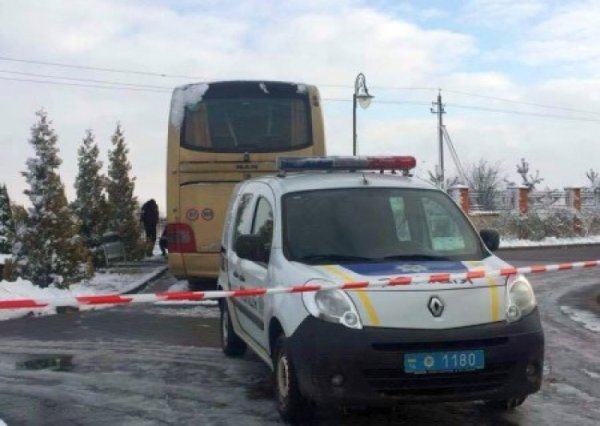 Во Львове пытались взорвать автобус с польскими туристами. В сейме призвали построить стену на границе с Бандерштатом  