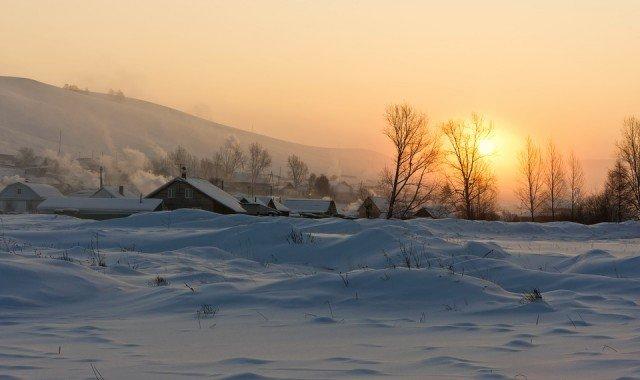 Морозное утро в деревне Красота, тихой, деревенской, глубинки