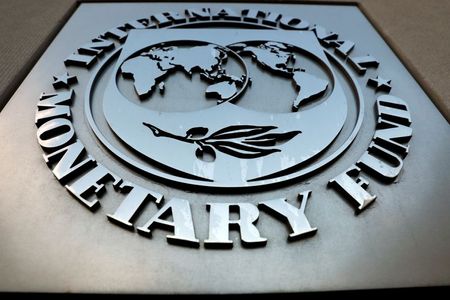The International Monetary Fund (IMF) logo is seen outside the headquarters building in Washington, U.S., as IMF Managing Director Christine Lagarde meets with Argentine Treasury Minister Nicolas Dujovne September 4, 2018. REUTERS/Yuri Gripas