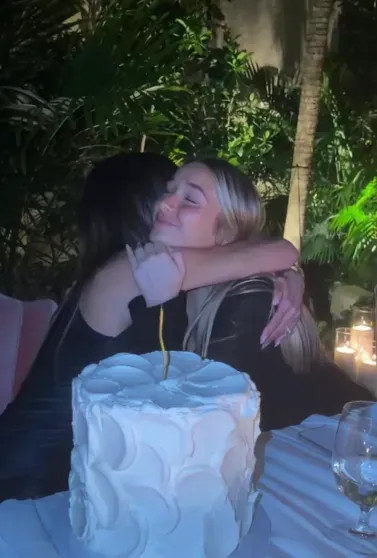 Виктория Бекхэм отпраздновала свой день рождения с семьёй на фоне конфликта со старшим сыном БекхэмВиктория, Бруклин, Дэвид, Бекхэм, Пельтц, Виктория, рождения, Бруклина, родителями, Виктории, бизнесвумен, также, соцсетях, любим, своей, Николой, слухи, конфликте, старшего, Бруклином