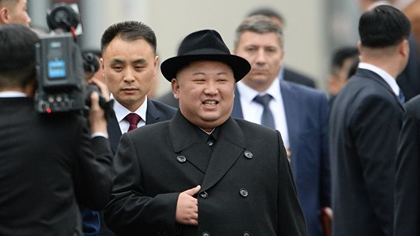 Лидер КНДР Ким Чен Ын на торжественной церемонии встречи во Владивостоке. 24 апреля 2019