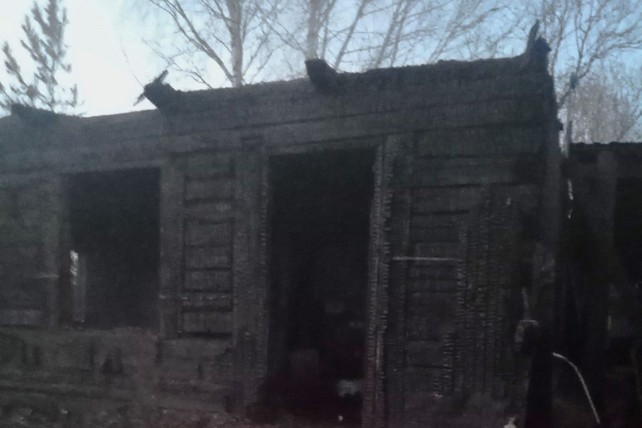 В Красноярском крае 83-летняя женщина задохнулась угарным газом при пожаре