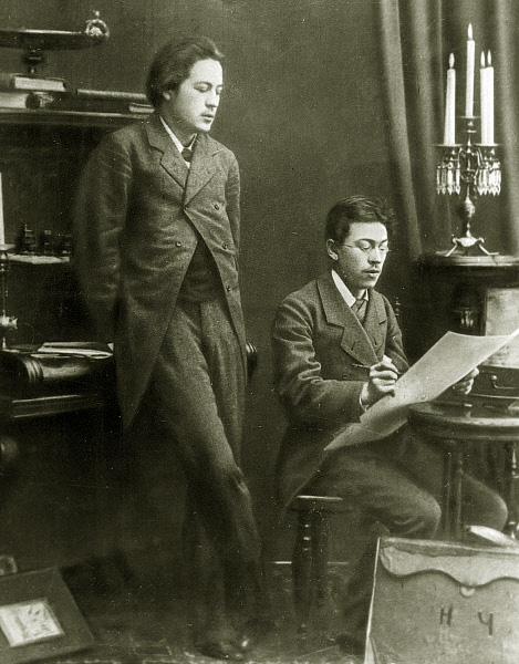Антон Чехов с братом Николаем Чеховым. 1883 год