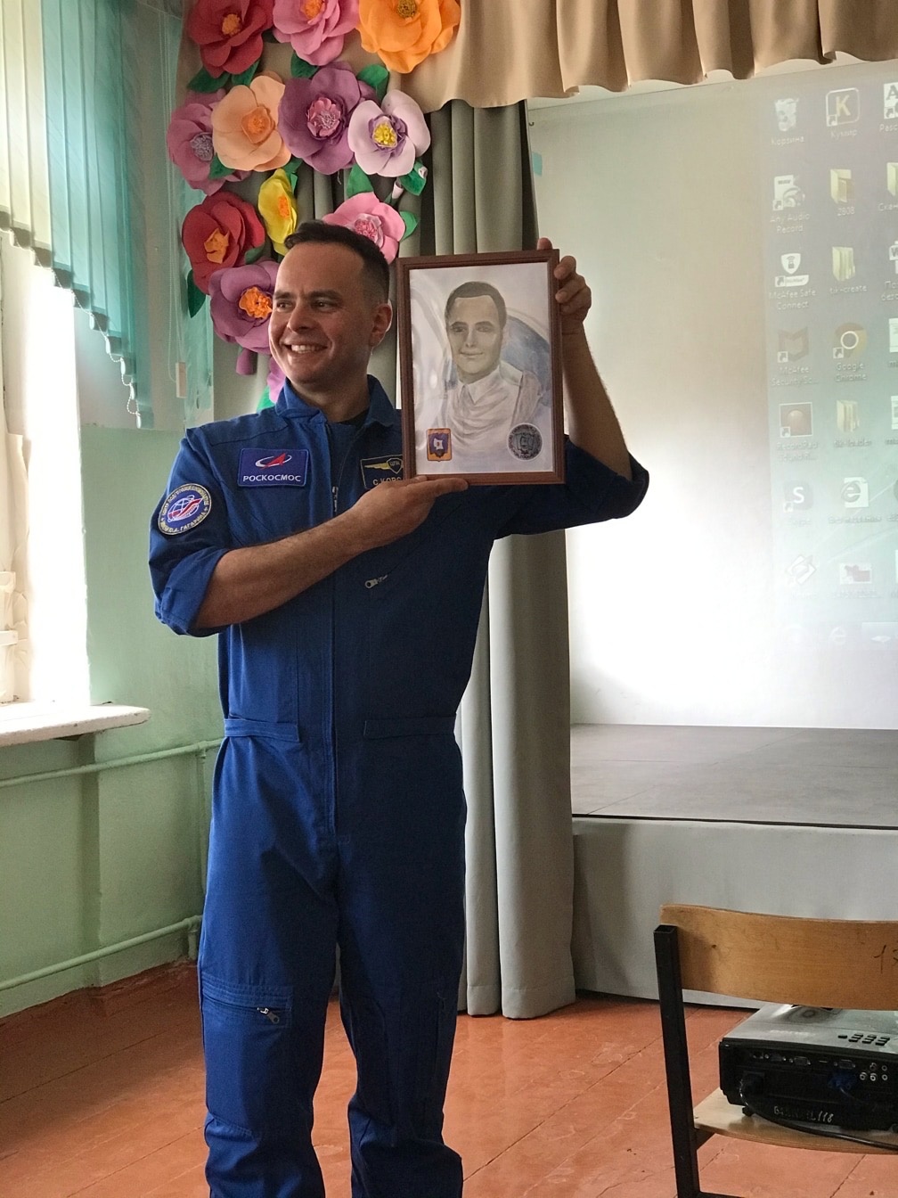 Космонавт Сергей Корсаков посетил кимрскую гимназию