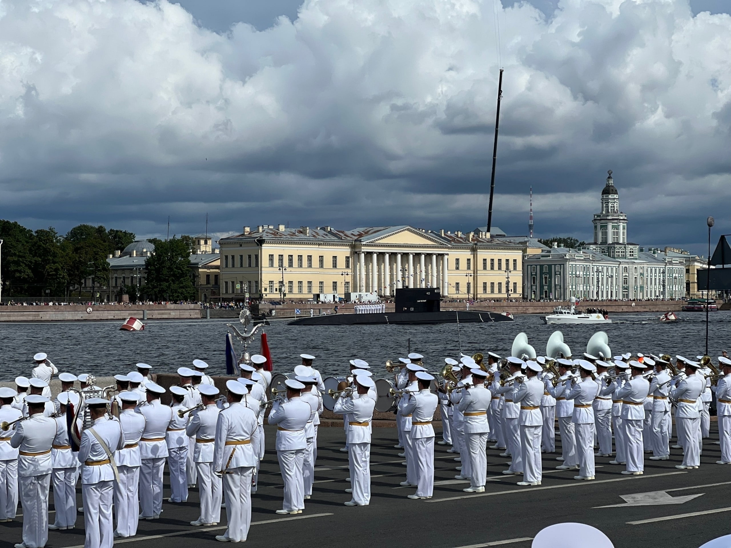 Новейший ракетный корабль «Наро-Фоминск» принял участие в параде ко Дню ВМФ в Петербурге
