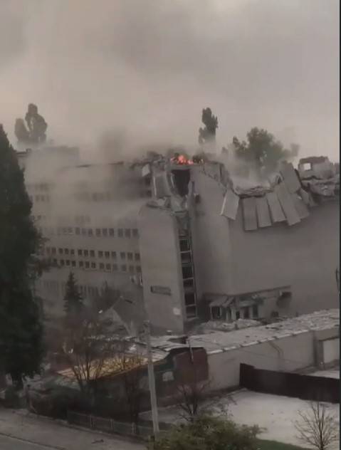 Россия идет на войну. Не смейте ей мешать украина