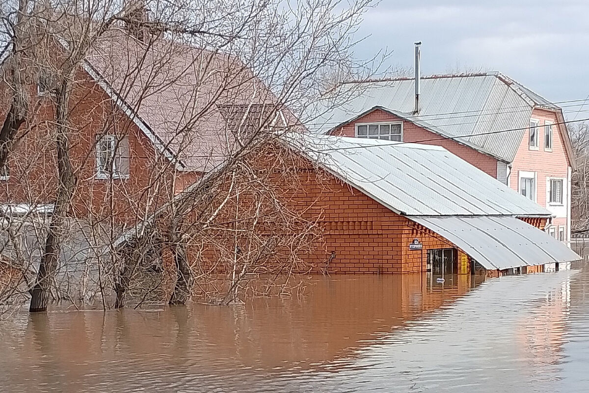 На утро 16 апреля паводком подтоплены почти 15 тысяч домов в России