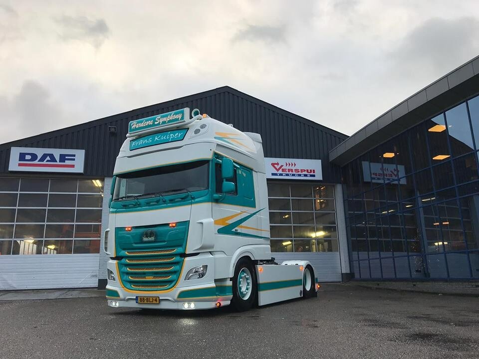 Грузовик DAF XF которму дали название "Хардкорная Симфония" - особый пример тюнинга Грузовик DAF XF которму дали название "Хардкорная Симфония" - особый пример тюнинга авто