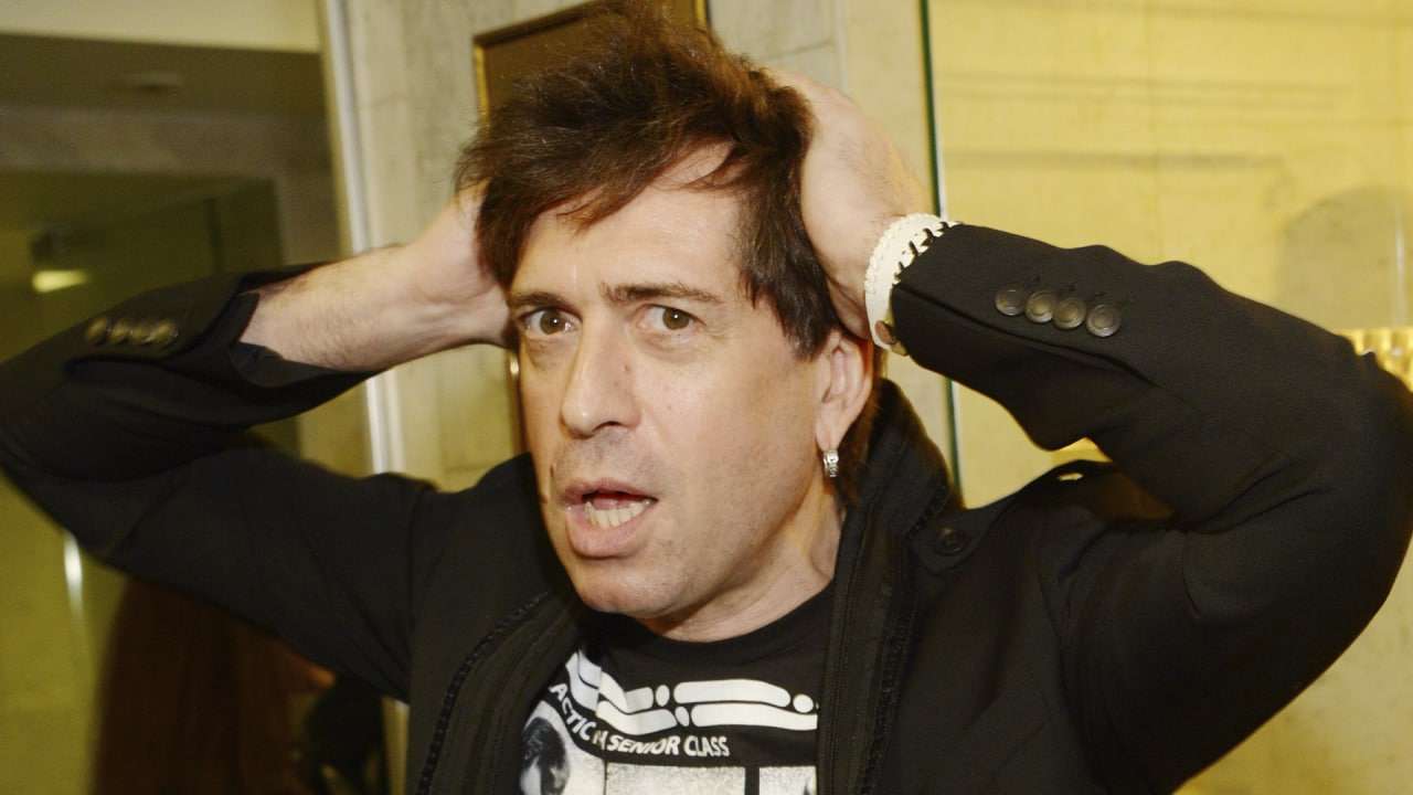 Лидер «Ногу свело!» Максим Покровский отреагировал на слова Кипелова о родине