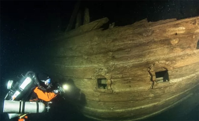 Водолазы нашли на дне древний корабль возрастом 300 лет, но следующие 15 лет скрывали находку