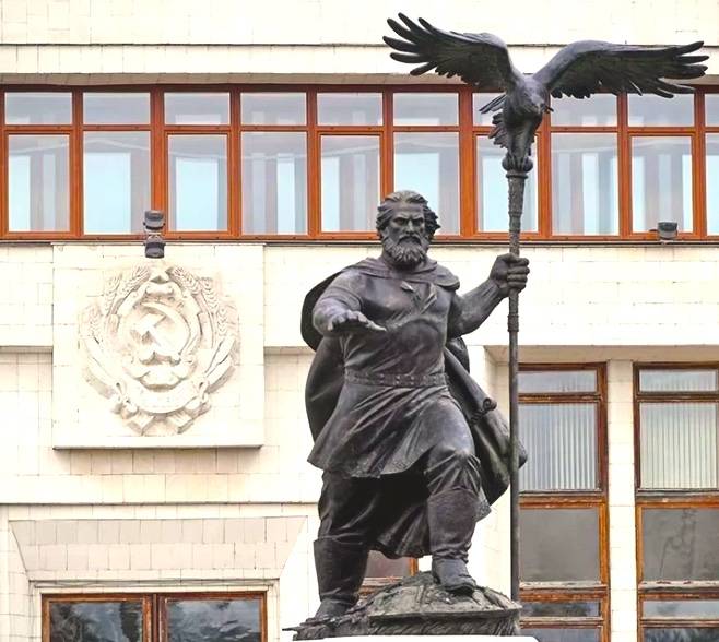 Россия и монархия