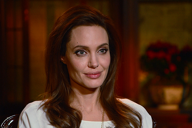 Анджелина Джоли появилась на публике с дочерью Вивьен после того, как обвинила Брэда Питта в домашнем насилии Звездные дети