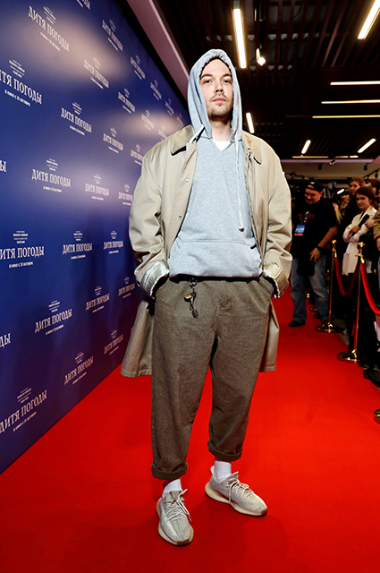 Светские выходные в Москве: Ксения Собчак, Виктория Лопырева, Альбина Джанабаева на показах, Монеточка — в кино Светские выходные в Москве: Ксения Собчак, Виктория Лопырева, Альбина Джанабаева на показах, Монеточка — в кино Светская жизнь