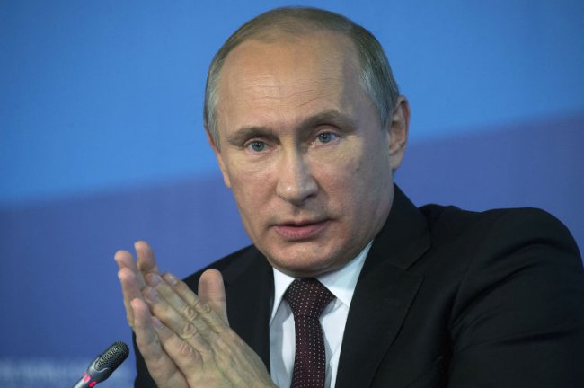 Владимир Путин «положит на лопатки» выскочку Макрона